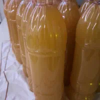 آبغوره وآویشن محلی تازه وفلفل قرمز