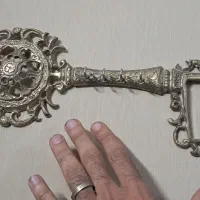مجسمه برنجی