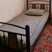 دو عدد تخت یک نفره تمیز و سالم(درحدنو)