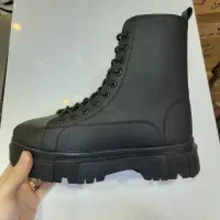 گالری کفش طلایی انواع کفش و دمپایی برند