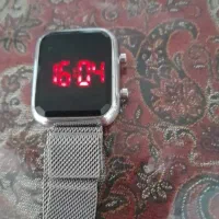 ساعت دیجیتال  بند مگنتی