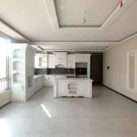 ۹۲ متر ۲ خواب سند اماده کلید اول غرق نور