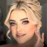 خدمات و آموزش تخصصی میکاپ و گریم عروس تضمینی