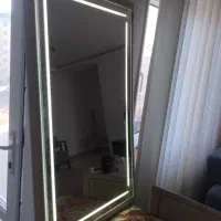 آینه به دیوار هم نصب میشه