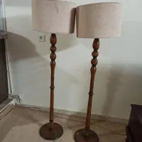 آباژور ایستاده