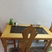 میز ناهارخوری بدون صندلی