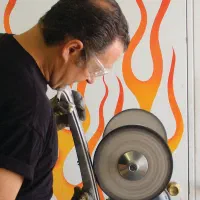 به یک شاگرد ساده نیازمندیم