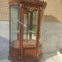 بوفه و کفش اسکیت