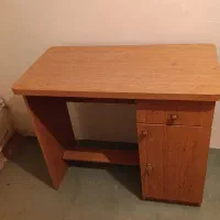 میز تحریر در حد نو