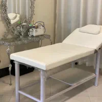 تخت ماساژ سالم، دو عدد صندلی اصلاح و سرشور