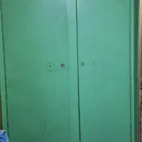 کمد قدیمی آهنی