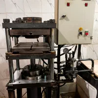 فروش دستگاه های پرس هیدرولیک پخت لاستیک و سیلیکون