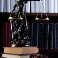 وکیل پایه یک دادگستری و ریس سابق دادگستری