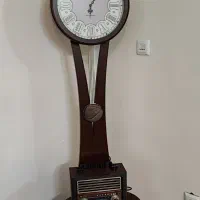 ساعت کنار سالنی چوبی سالم