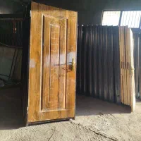 درب چوبی اتاقی