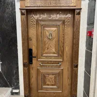 درب چوبی تاج دار
