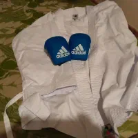 لباس کاراته با دستکش
