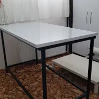 میز فلزی