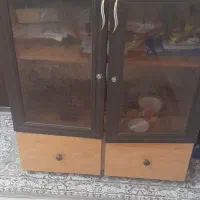 کمد یا زیر تلویزیون یا کتابخانه