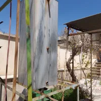 منبع آب چهارصدلیتری با پایه اهنی فقط پنج میلیون
