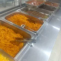 نیازمند نیروی کار در بیرون بر «چلو زن»