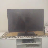 یک عدد تلوزیون ال سی دی