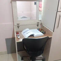 میز تحریر کمجا