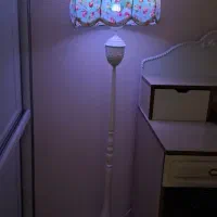 ساعت و آباژور ایستاده طرح انگلیش هوم هر دو باهم