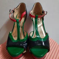 سه جفت کفش زنانه