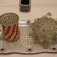 مجموعه صنایع دستی (استکان و قندان و سینی و گلدان)