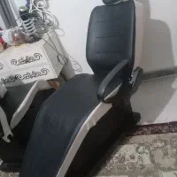 فروش صندلی اصلاح درحد نو ۲عدد صندلی انتظار