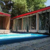 نیروی خدمات کافه رستوران، خانم