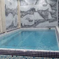 ویلا سه خواب استخر دار نزدیک بازار و دریا داخل شهر