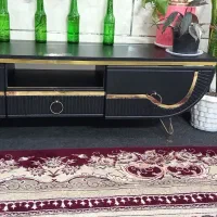 میز تی وی ساعت