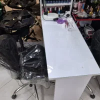 میز ناخن با دوتا صندلی وصندلی برقی