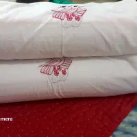 دوعدد بالش بزرگ،