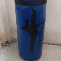 کیسه بوکس و دستکش بوکس