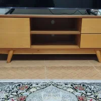 میز تلویزیون در حد نو بدون درهای خطوط خش
