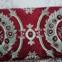 سه عدد پشتی