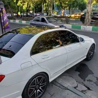 نصب برچسب شیشه دودی (در فضای ایزوله )دودی مارکت