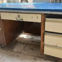 میز فلزی