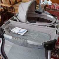 تخت و پارک کودک Kolcraft آمریکایی