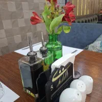استخدام رستوران ارزندی