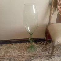 گلدان شیشه ای یا تنگ بزرگ