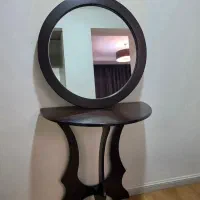 کنسول نیم دایره با آینه