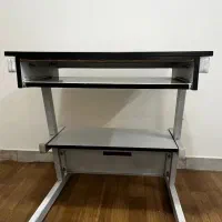 میز کامپیوتر حرفه ای و محکم و راحت و تاشو