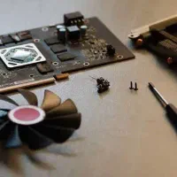 فروشنده و خریدار گرافیک معیوب و خراب و سوخته اسقاط