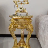 میز کنار سالنی