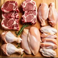 عرضه گوشت قرمز و مرغ به قیمت کشتارگاه