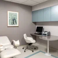 مطب شیک ۴ اتاقه پزشک متخصص حاشیه بعثت